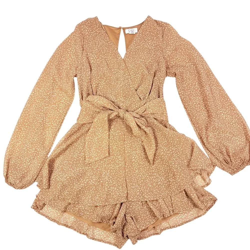 Japna Women Small Tan Animal Print Long Sleeve‎ V Neck Tiered Ruffle Mini Romper
